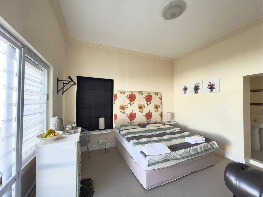 Private Park Island With Own Bathroom At